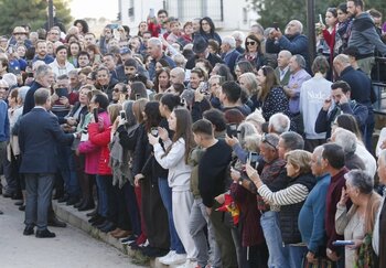 Los reyes visitan Letur aclamados por los vecinos