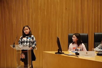 María lleva al Congreso la importancia de proteger la infancia