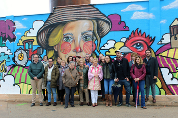 Un mural colaborativo visibiliza el trabajo de la mujer rural