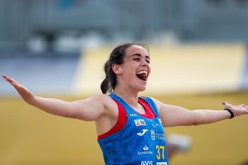 Jimena Laguna, convocada con la selección de balonmano playa