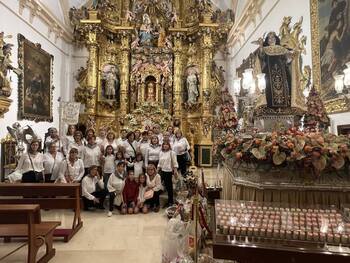 Viernes de ofrenda, color y moda en Malagón