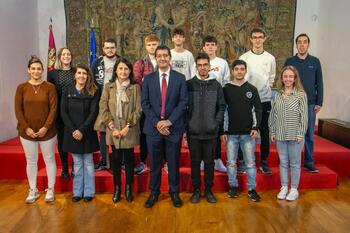 Alumnos de la EFA La Serna se acercan a la gestión regional