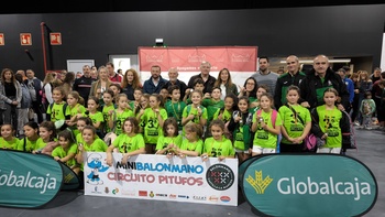 Éxito de participación en el Circuito Pitufos de Minibalonmano