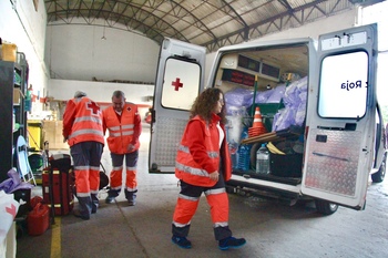 Cruz Roja envía mantas, bebidas y mascarillas a Valencia