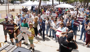 Un brindis en defensa de los vinos con Denominación de Origen