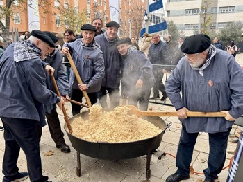 Despedida de año entre migas en la Puerta de Toledo