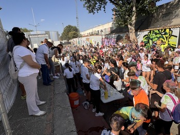 El Holi Festival llena el recinto ferial de Malagón