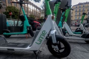 Madrid dirá adiós a los patinetes de alquiler el 25 de octubre