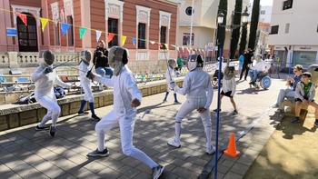 El Club Esgrima Ciudad Real saca su deporte a la calle