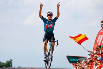 Castrillo firma el primer triunfo español de La Vuelta