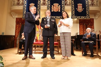 Premio a la ejemplaridad de la Policía y a Ramón Serrano