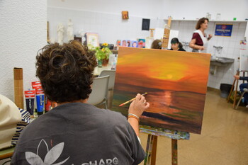 Abierto el plazo del curso de pintura y la escuela de teatro