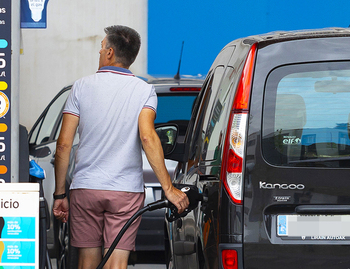 Volver de vacaciones con la gasolina más barata del año