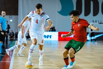 Debut triunfal de Jesús Velasco al frente de la selección