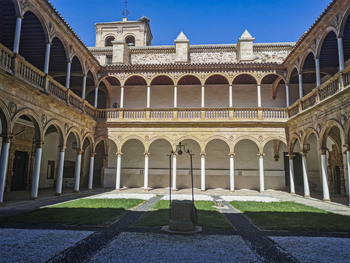 El claustro de los Dominicos, posible espacio artístico