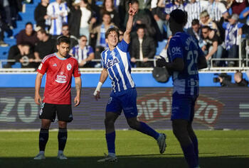 El Alavés tira abajo la puerta de la salvación