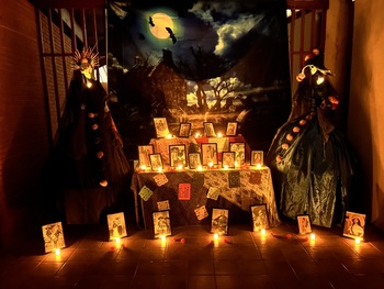 Más de 300  jóvenes pasan por el pasaje del terror