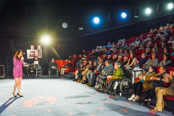 La gala benéfica de Elder se vuelca con afectados de la DANA