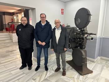 Adquieren el proyector cinematográfico del cine Estrella