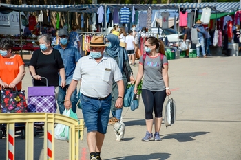 El Consistorio oferta 15 puestos de venta en el mercadillo