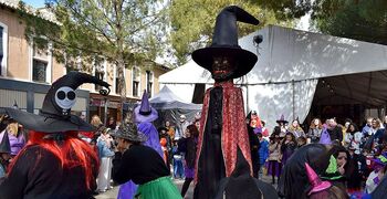 El carnaval de las brujas y las máscaras guarronas