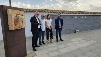 Una escultura homenajea a las víctimas del franquismo