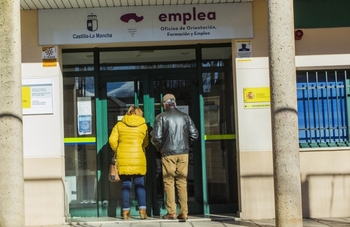 Leve repunte del paro a las puertas de la campaña navideña