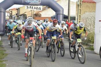 Ajenjo gana en Piedrabuena y se aprieta la general masculina