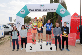 Éxito de participación en el II Trail Castillo de Peñarroya