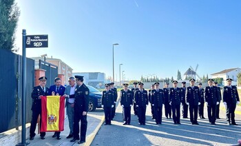 Valdepeñas dedica una calle a la Policía en su 200 aniversario