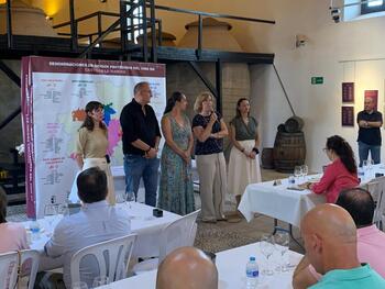 La Junta promociona la producción de vino con cinco catas
