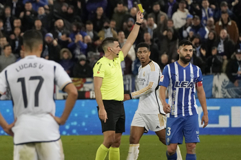 Isidro Díaz de Mera Escuderos, en el VAR de dos partidos