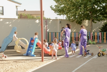 Valentín destaca el trabajo de la escuela infantil Lorencete