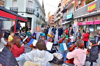 Música navideña a pie de calle con el Conservatorio