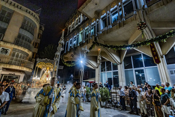 Luces y sombras en la procesión de la Virgen del Prado