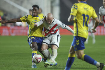 Las Palmas vence en Vallecas a un Rayo inoperante