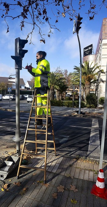 Un nuevo semáforo regulará el tráfico en un cruce conflictivo