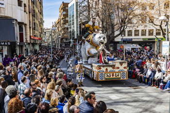 El desfile del Domingo de Piñata reunió a 30.200 personas