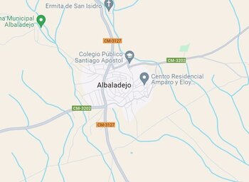 Un motorista fallece al salirse de la vía en Albaladejo