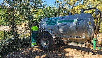 El Ayuntamiento aporta 25.000 litros de agua a 'Las Pocitas'