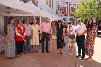 Mercadillo solidario visibiliza la cooperación internacional