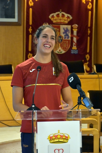 El pueblo de Daimiel recibe a Laura Cabanes