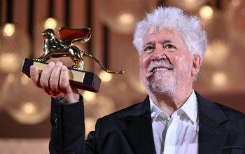 Orgullo y emoción en Calzada por el Léon de Oro de Almodóvar