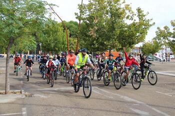 Alcázar reúne a 240 adolescentes en el Día de la Bicicleta