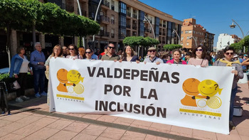 Valdepeñas reivindica la igualdad con una marcha