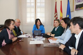 Fernández agradece el trabajo que realiza FibroReal