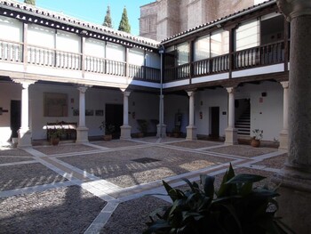 Teatro para celebrar el primer Día de las Personas con Edad