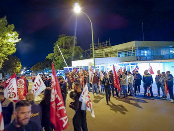 El juzgado respalda la huelga indefinida de Navec