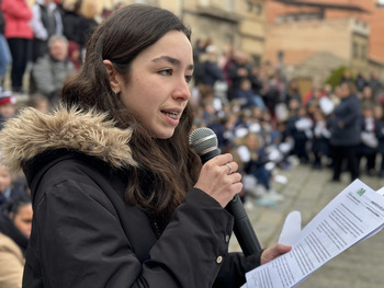 La paz 'está en las manos' de los alumnos del María Inmaculada