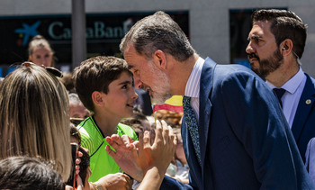 Vox realza el papel de Felipe VI